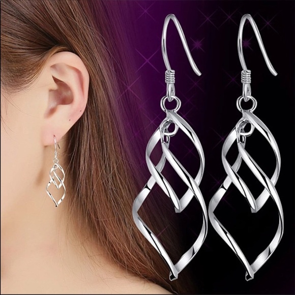 Gold Twist Dangle Earrings (Z25) - Picture 3 of 3